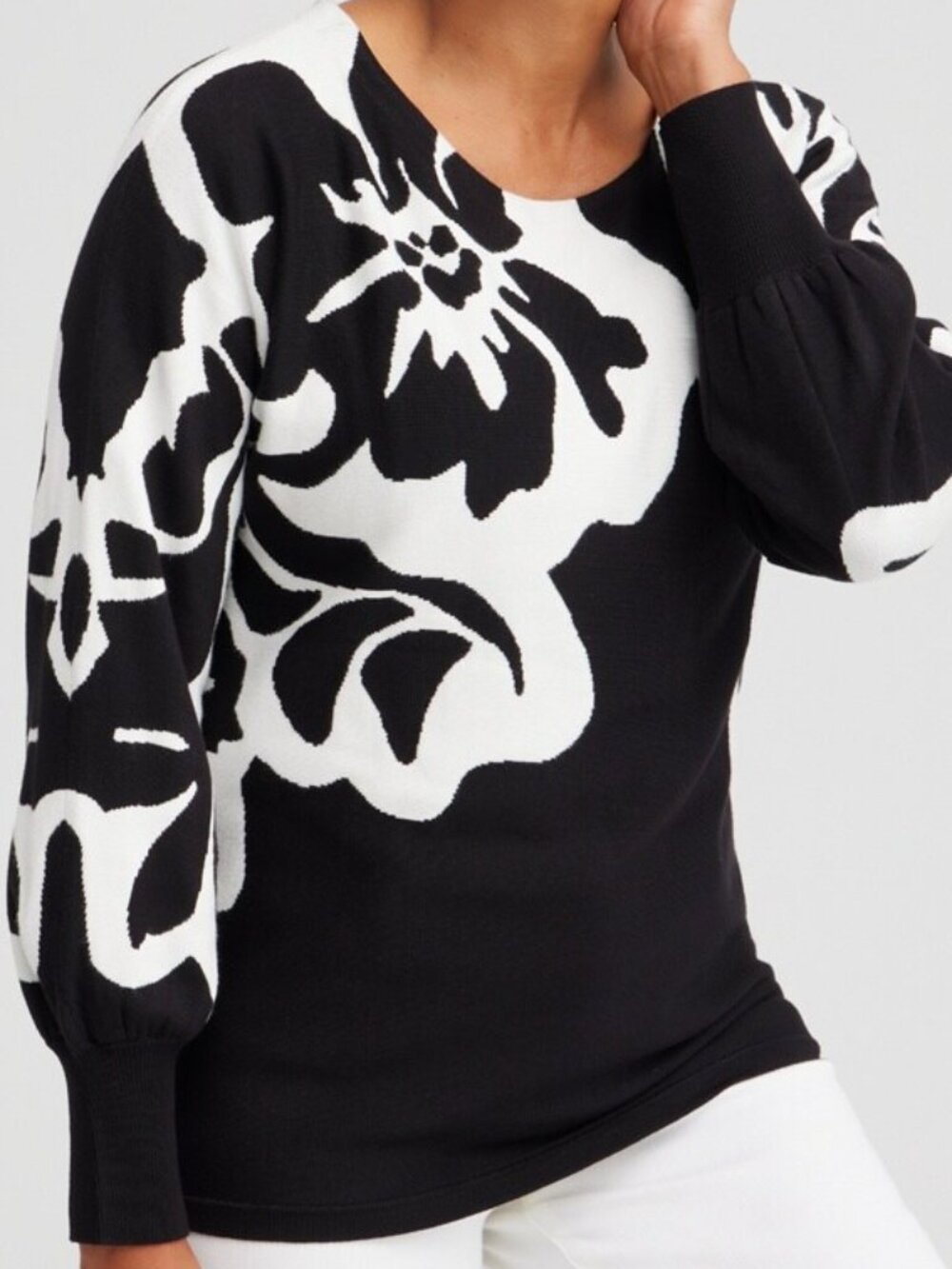 Chico's Print B/W Sweater size 2 US L 12/14